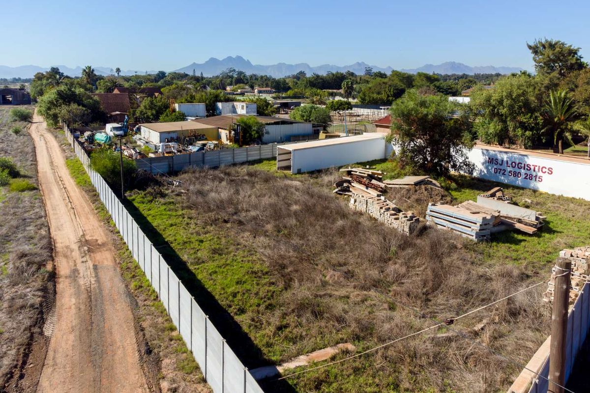 Create your dream off-the-grid home on this spacious rural property in the highly sought-after Joostenbergvlakte - Photo 5