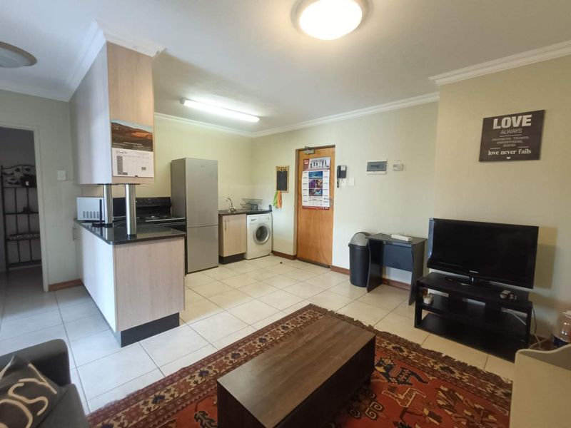 THIS FULLY FURNISHED APARTMENT IS FOR SALE IN HILLCREST!!! - Photo 4