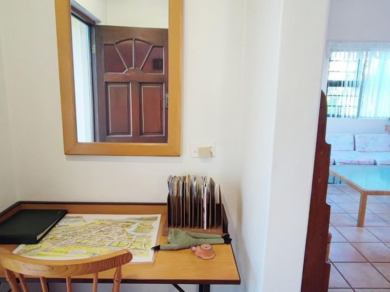 Coastal Paradise Awaits: Your Franskraal Haven Just 100 Meters from the Beach! - Photo 6