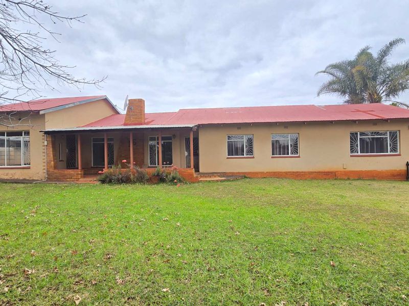 Renovator's Dream with Flatlet, Borehole and Endless Potential - Photo 1