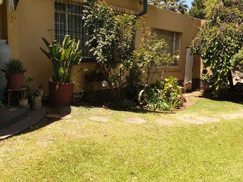 Large home in Selection Park - Photo 4