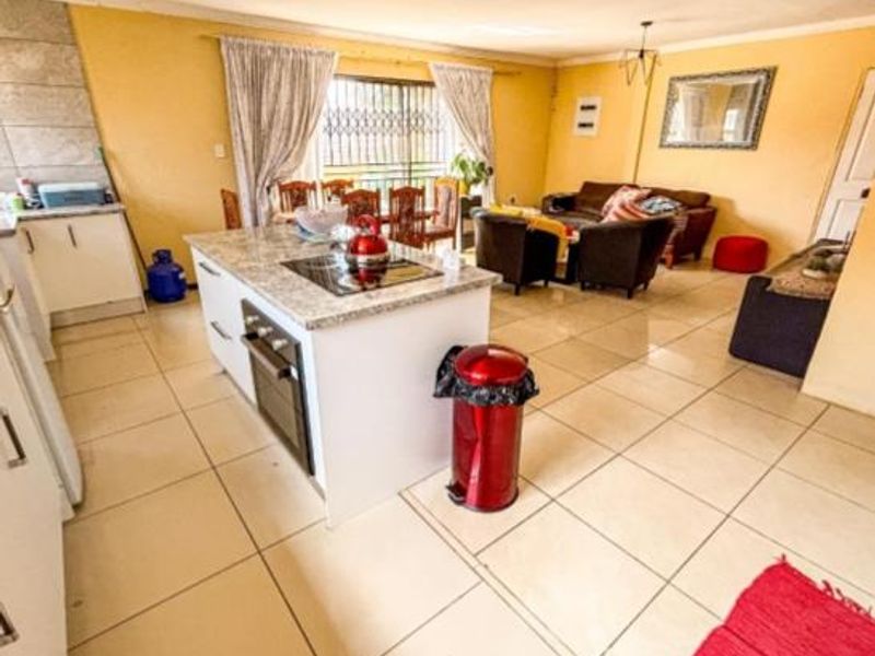 3 Bedroom House for Sale in Ormonde View - Photo 8