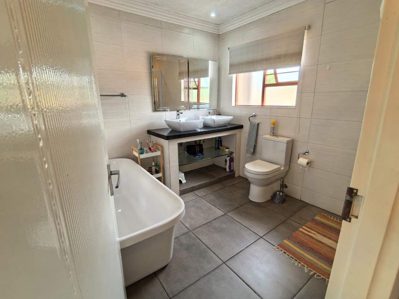 5 Bedroom house for sale in Rynfield - Photo 8