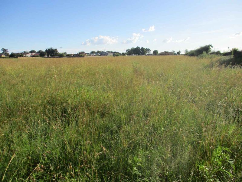 PRIME LAND AND LOCATION ! - Photo 3