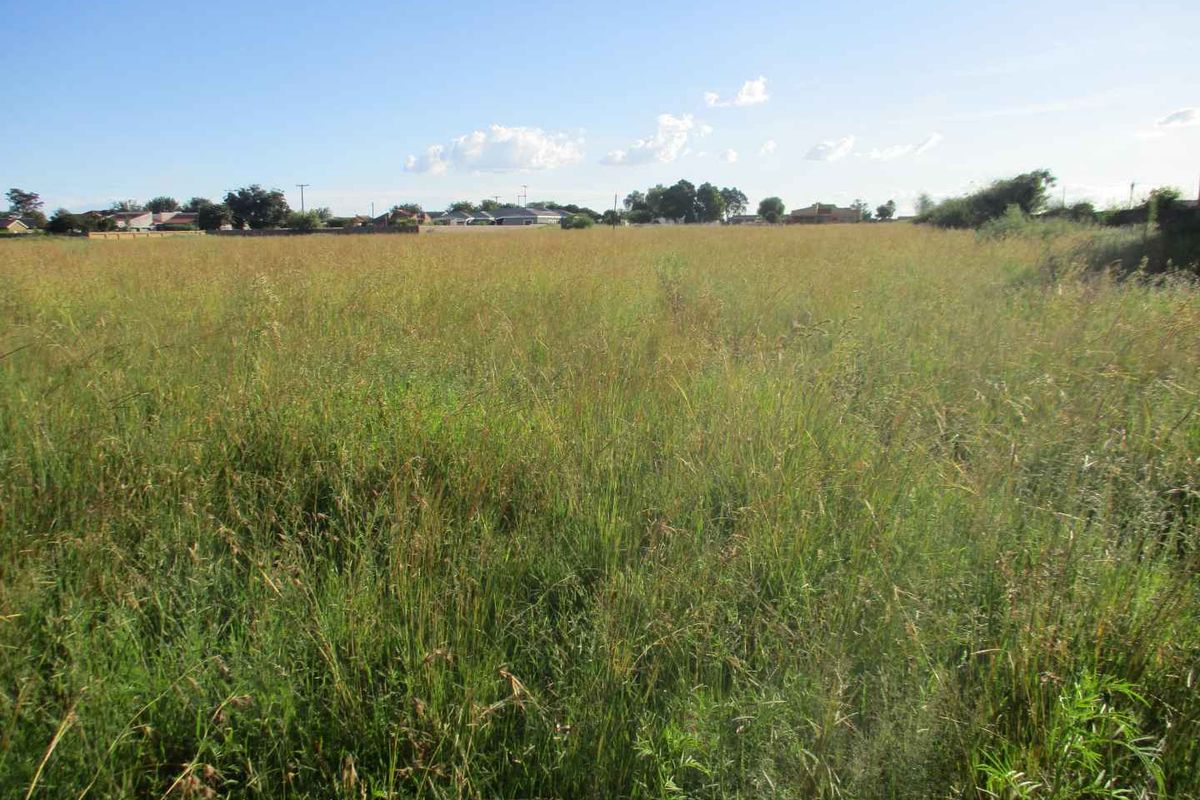 PRIME LAND AND LOCATION ! - Photo 3