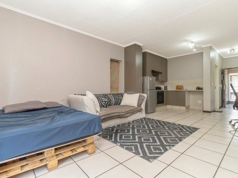 Investor’s Gem in The Matrix – Secure, Central & Income-Generating from Day One - Photo 8