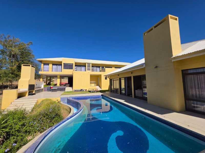 6 Bedroom Mansion in Herboth's Blick - Photo 1