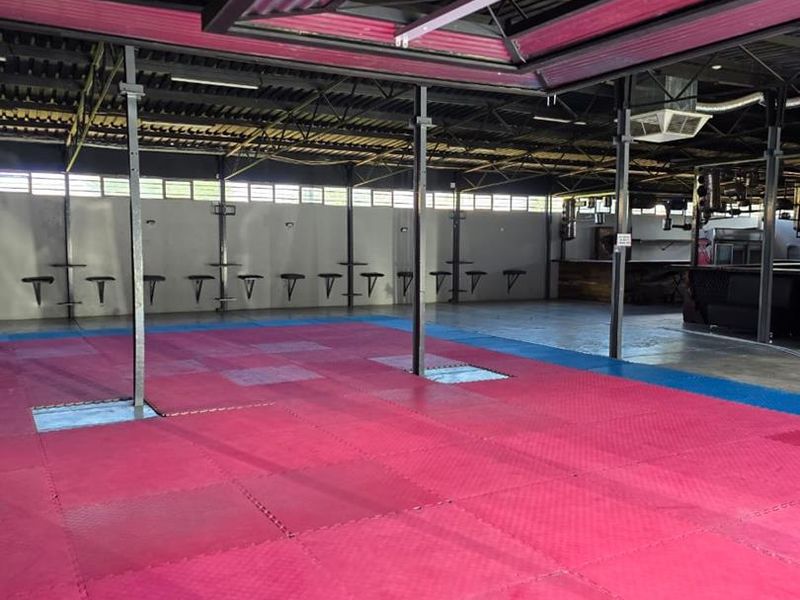 Southern Industrial Warehouse with Entertainment Space - Photo 8