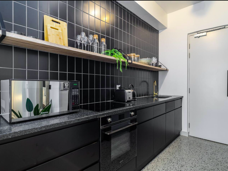 Stylish Studio Apartment in the Heart of Cape Town - Photo 6