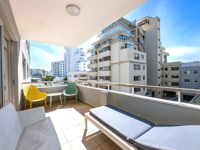 Make an offer on most sought after 2 Bedrooms on the Beach Front Sea Point - Photo 4