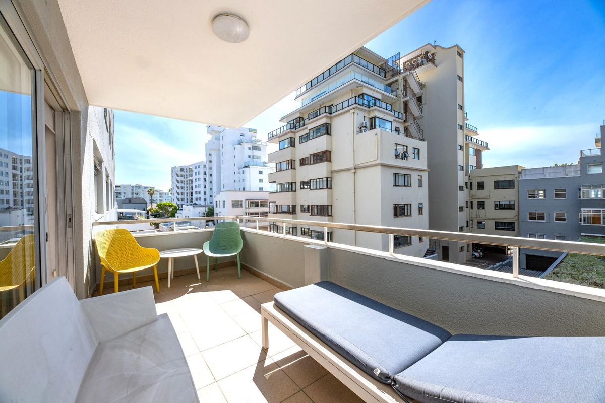 Make an offer on most sought after 2 Bedrooms on the Beach Front Sea Point - Photo 4