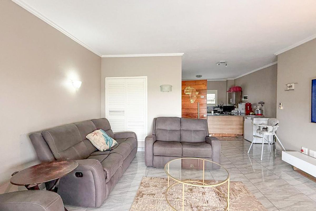 Two bedroom Apartment - Photo 5