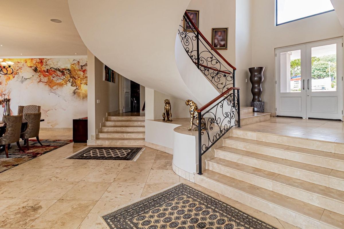 Grand 5-Bedroom Mansion in Prestigious Blue Hills Equestrian Estate - Photo 5