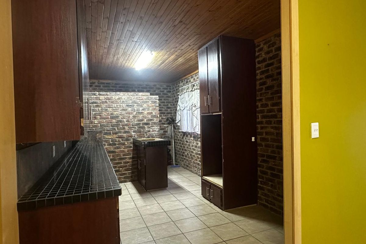 Home in Dealesville – A Must-See! - Photo 3