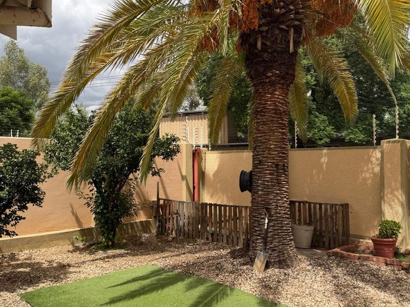 🏡 Property for Sale – Spacious Home with Income Potential - Photo 10