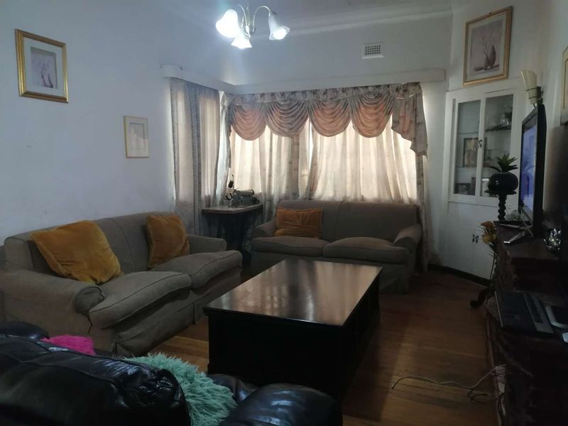 3 bedroom Semi detached house in Bezuidenhout Valley - Photo 5