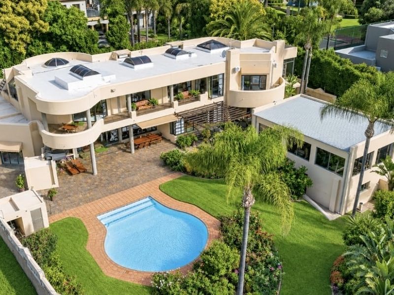 A Masterpiece of Luxury, Prestige Family Living in Bedfordview - Photo 1