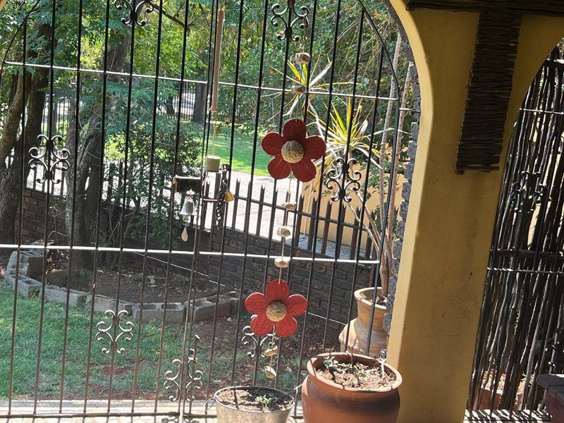 Your dream home awaits! - Photo 2