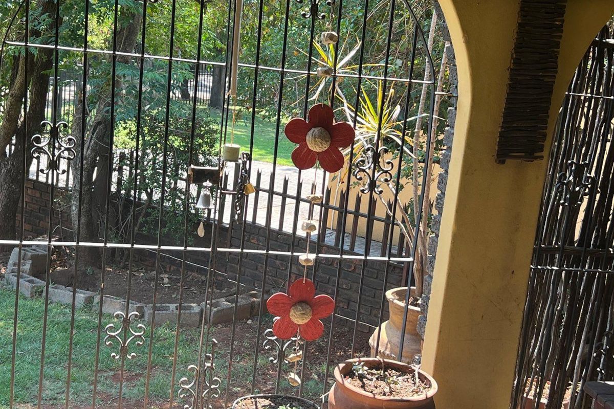 Your dream home awaits! - Photo 2