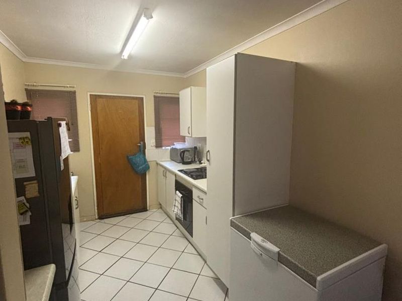 2 Bedroom simplex in Moreleta Park - Photo 4