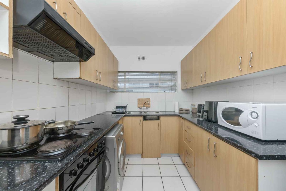 Spacious 2 Bedroom Flat On Jammie Route - Photo 3