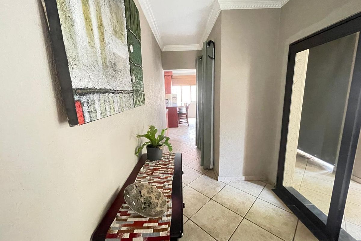 BEAUTIFUL FAMILY HOME FOR SALE IN HIGHLY SOUGHT-AFTER AERO RAND!! - Photo 3