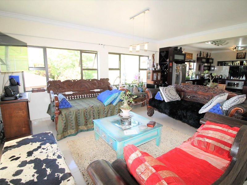 Furnished Exotic Home - Photo 8