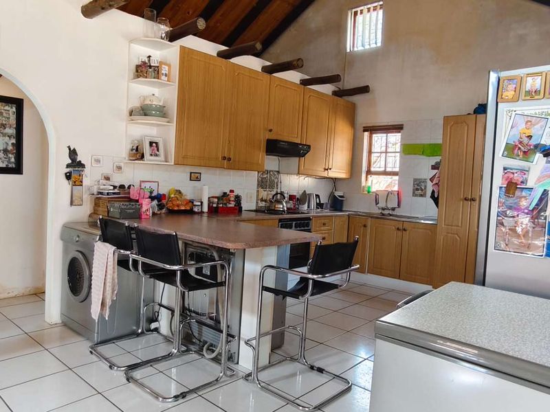 Multi-Unit Gem: Live, Rent, or Holiday in One Unique Property - Photo 5