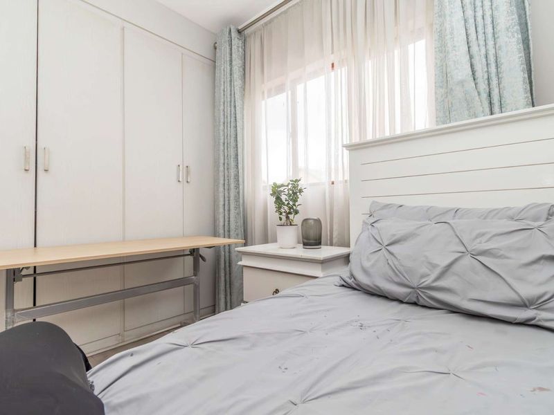 Modern Family Living - Photo 5