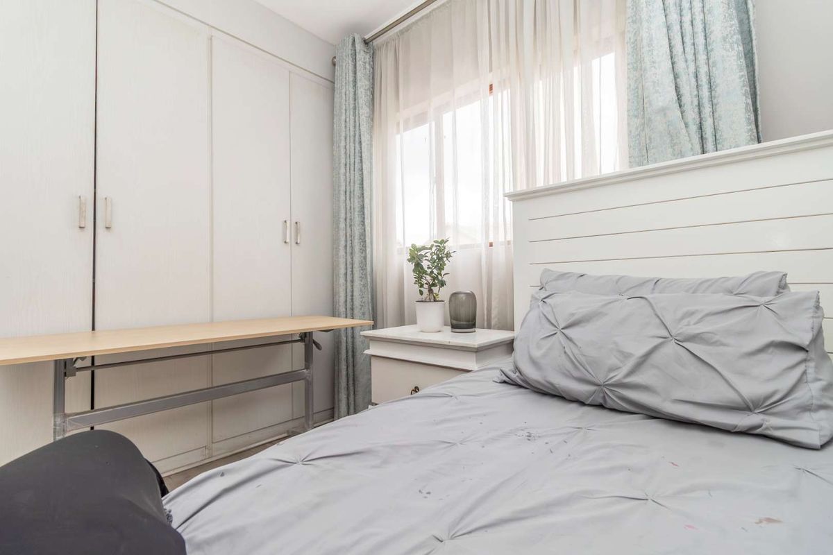 Modern Family Living - Photo 5