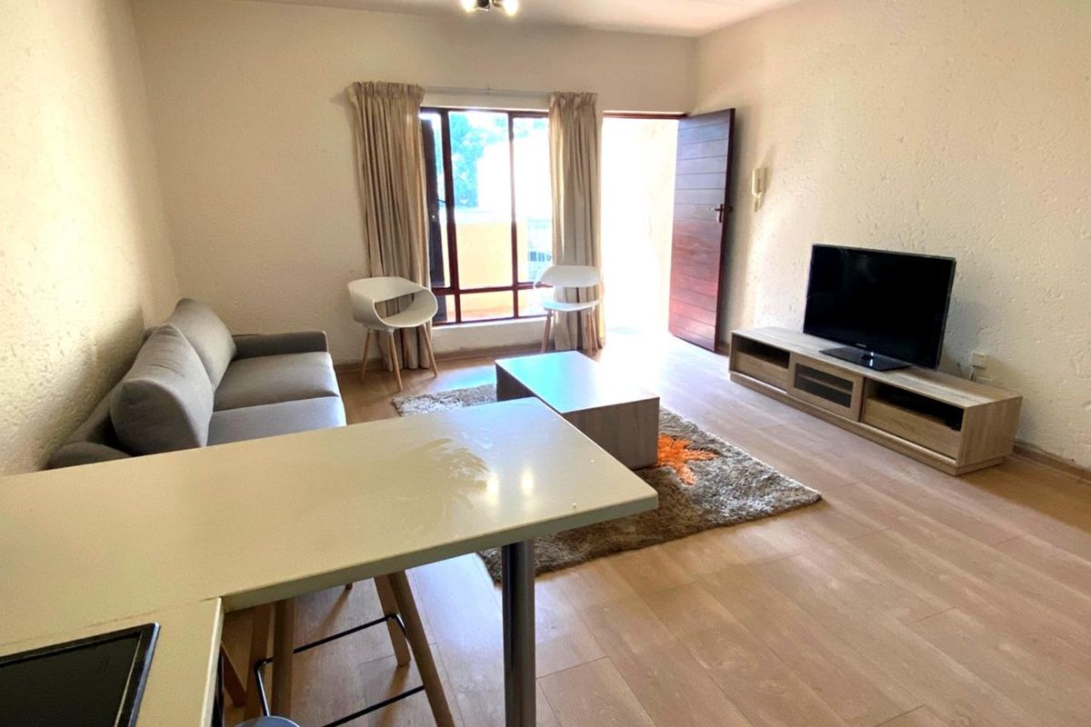 Beautiful 1 bedroom apartment in sought after Sandton area - Photo 2