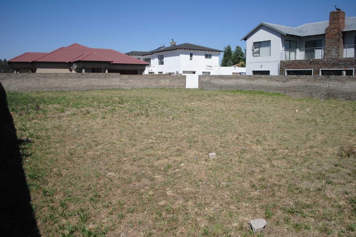 Spacious stand in a secure upmarket Estate within the borders of Midvaal Municipality - Photo 3