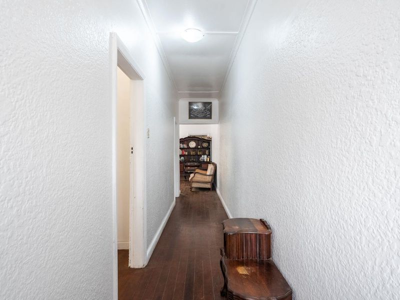 2 Bedroom Sem-Detached Family Home - Brooklyn - Photo 10