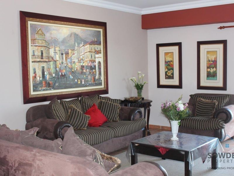 Swakopmunf Ext 9 FOR SALE Guest House Furnished - Photo 2