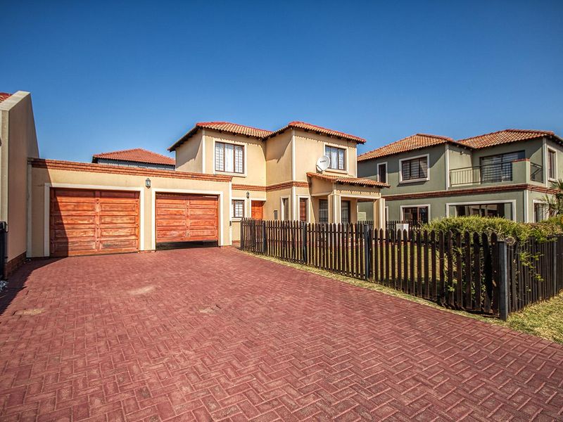 Meyersig family home ready for you! - Photo 2