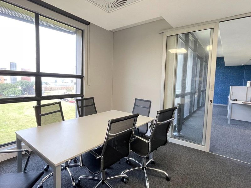 Contemporary 3rd Floor Corporate Offices | Mayfair on the Lake | Umhlanga Ridge - Photo 7