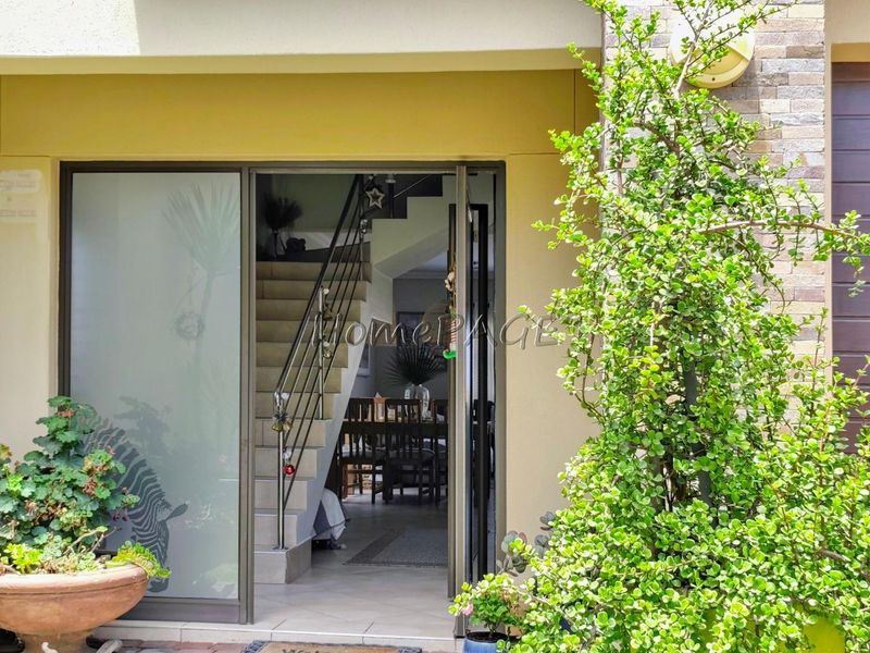 Dolphin Beach, Walvis Bay:  Very neat 3 Bedr Townhouse is for Sale - Photo 8