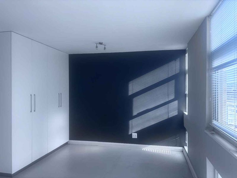 The Beaches Bachelor Apartment - Photo 2