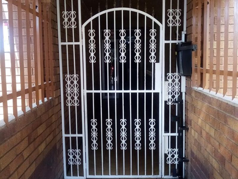 Prime City Apartment: Ideal for Students & Professionals! - Photo 10