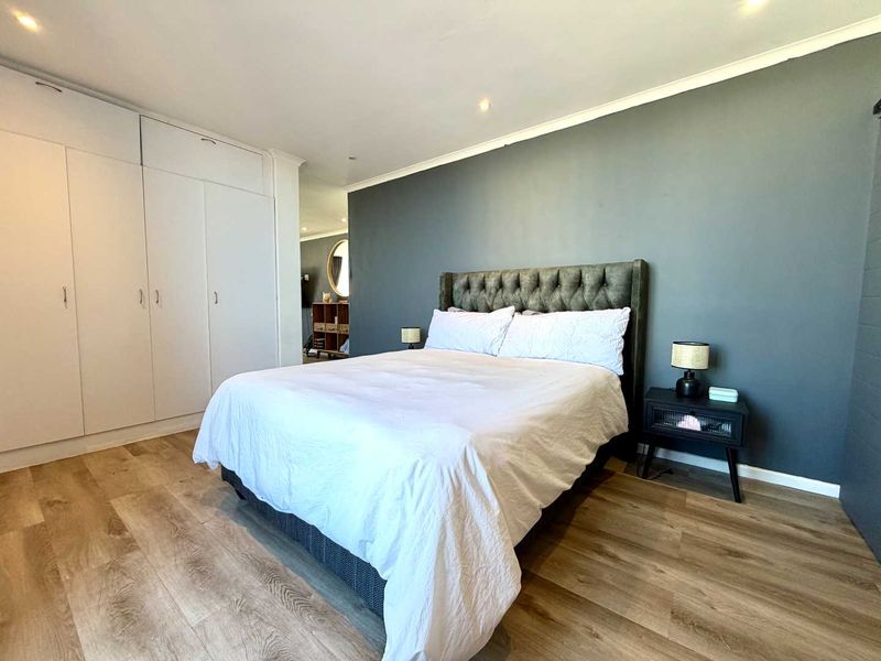 Fully Furnished One Bedroom Apartment- Woodstock - Photo 4