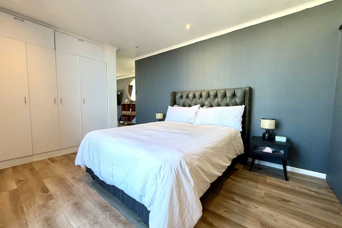 Fully Furnished One Bedroom Apartment- Woodstock - Photo 4