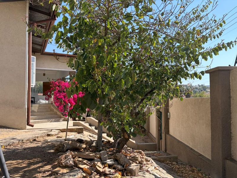 FOR SALE – PRIME PROPERTY IN KLEIN WINDHOEK - Photo 4