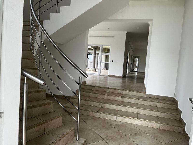 Spacious 4-bedroom family home located in Ebotse Golf Estate - Photo 6