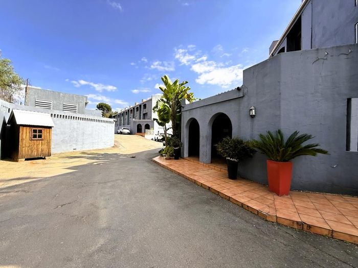 Property #2504411, Townhouse For Sale in Blackheath