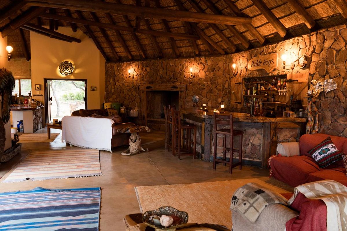 SPACIOUS SECURE AND WELL FURNISHED - FREE STANDING PRIVATE! - Photo 3