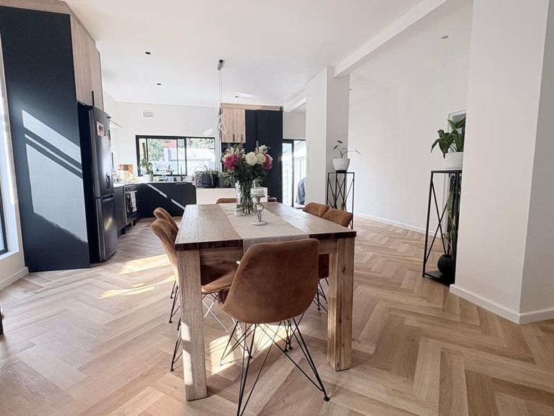 Renovated Three Bedroom Pet Friendly House - Claremont - Photo 7