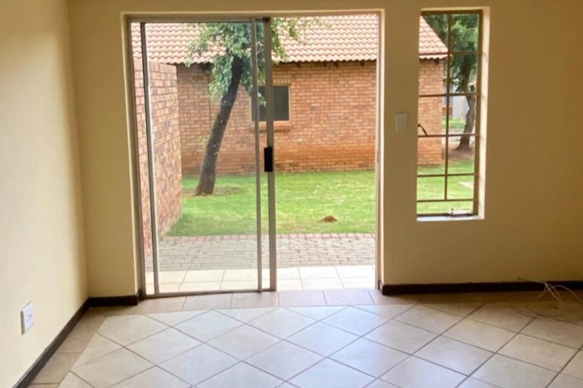 2 bedrooms ground floor apartment to rent in The Orchards - Photo 3