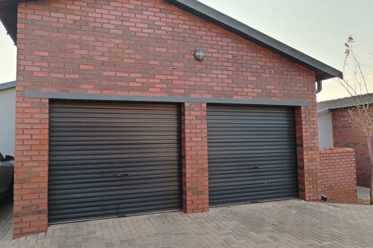 Modern 3 bedroom townhouse for sale in Amandasig - Photo 2