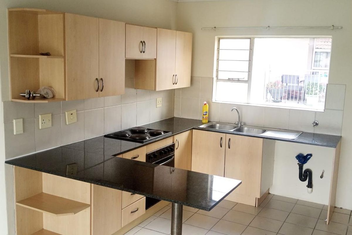 Gorgeous apartment close to amenities - Photo 4