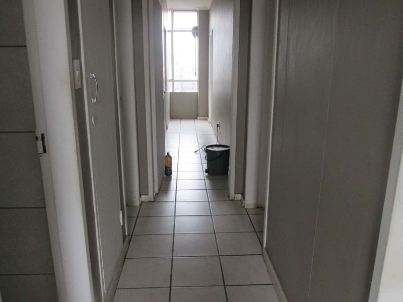 VERY BEAUTIFUL , NEAT AND CLEAN [2.5 ] TWO AND HALF BEDROOMS APARTMENT FOR SALE IN SUNNYSIDE  BARGAIN - Photo 9